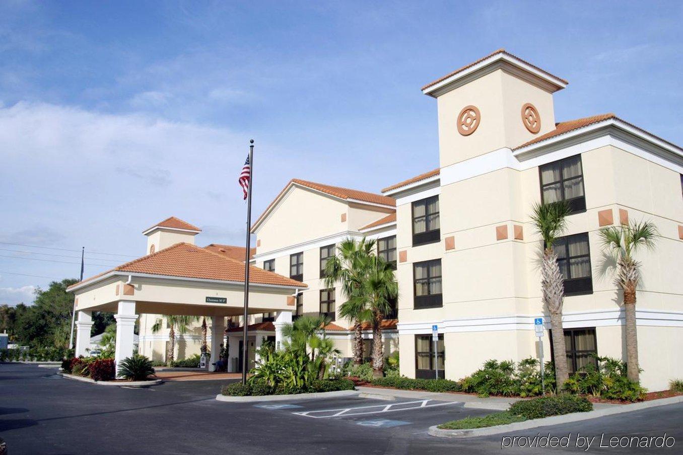 Holiday Inn Express & Suites Clearwater North/Dunedin Exterior photo